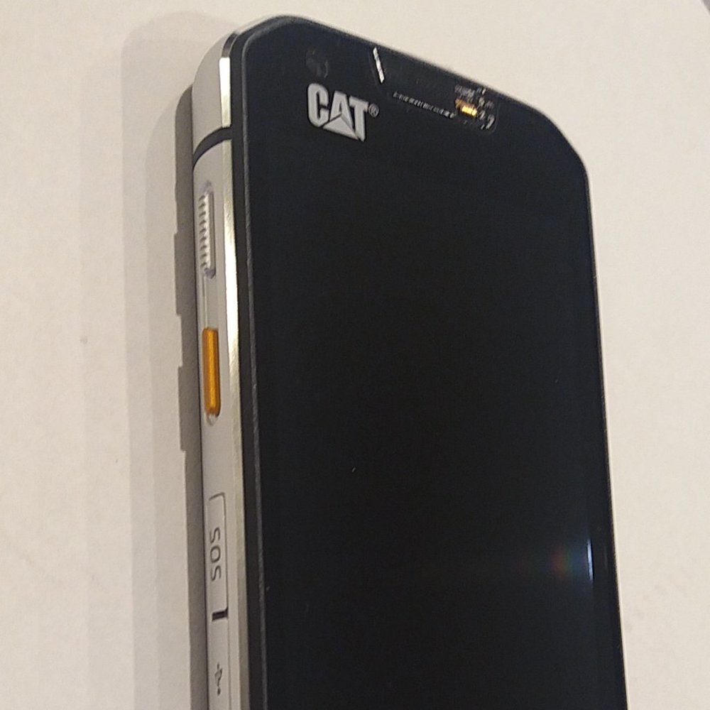 CAT S60 32GB Waterproof Rugged Smartphone with Integrated FLIR Camera